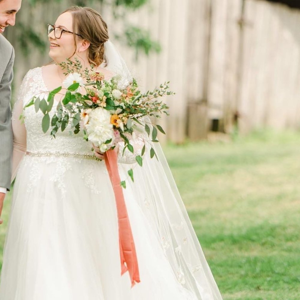 18W Ivory Lace Sleeve David's Bridal Wedding Dress, STYLE# WG3831